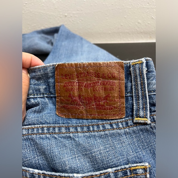 (20) Levi's Men's Blue and Navy Jeans - Picture 7 of 7